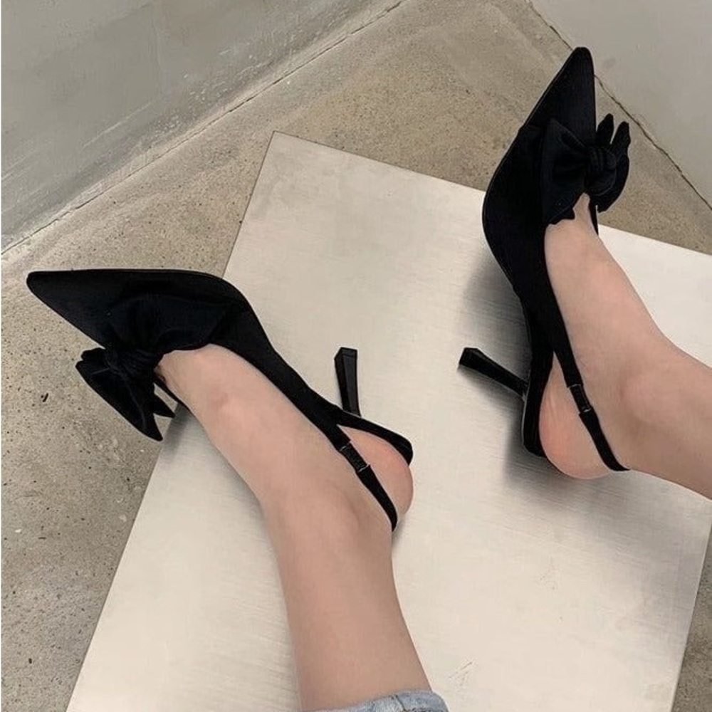 BRANDED PUMPS WITH HEEL IN STOCK - Picture 2 of 5